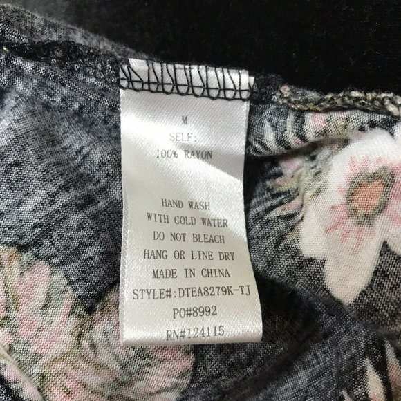 Elodie Women's Floral  black medium Top Rayon Shirt Sz M Short Sleeve open front - Picture 10 of 10